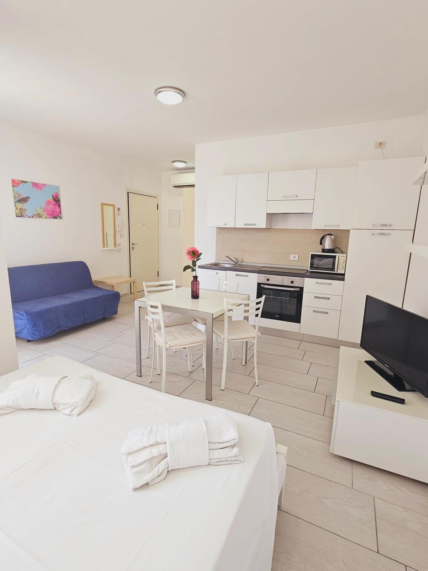 Residence Fanny Rimini Esterno foto